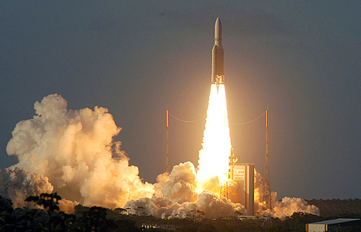 Ракета-носитель Ariane 5 стартовала с космодрома во Французской Гвиане. Фото: AP Photo