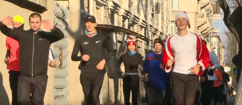 В Кишинёве прошёл забег по новогоднему маршруту.
