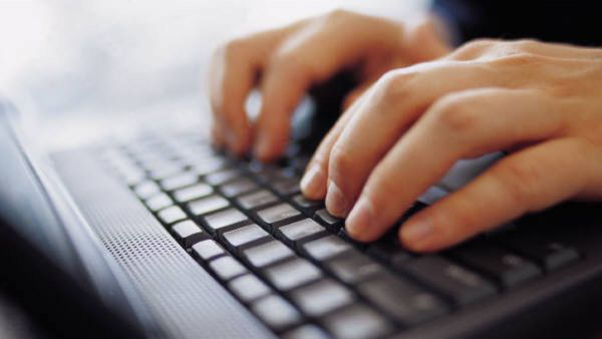 Comentariile rasiste și xenofobe postate online vor fi sancționate.