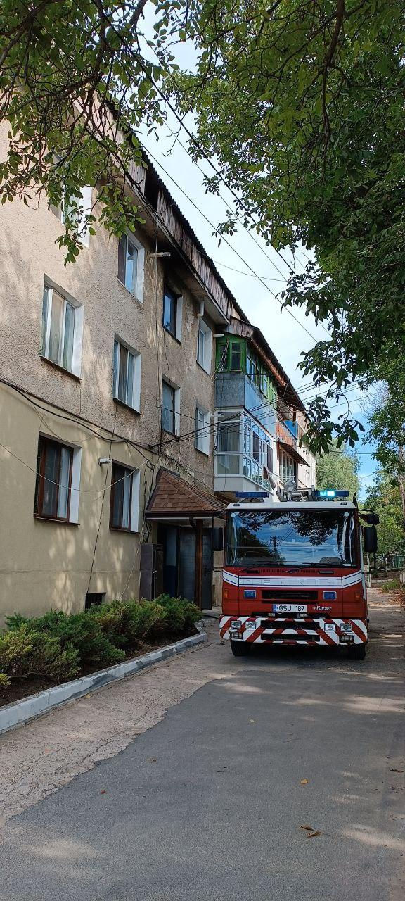 Пожар в Оргеевском районе: 8 человек эвакуированы из многоквартирного дома.