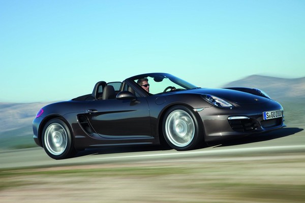 Появление 4-цилиндровых двигателей связано с  желанием Porsche вписаться в новые экологические нормы.