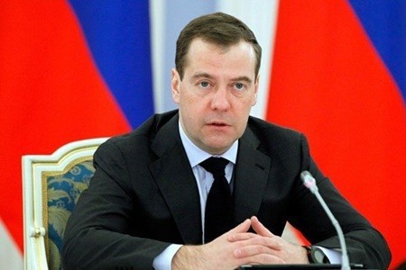 В то, что в Европе могут чем-то заменить российский газ, Медведев не верит.