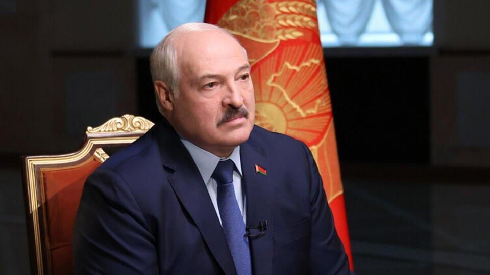 Лукашенко: Протестующим в Казахстане надо встать на колени.