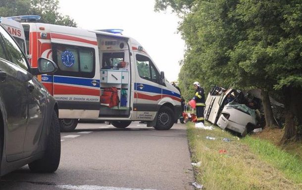 Жертвами ДТП в Польше стали шесть человек.