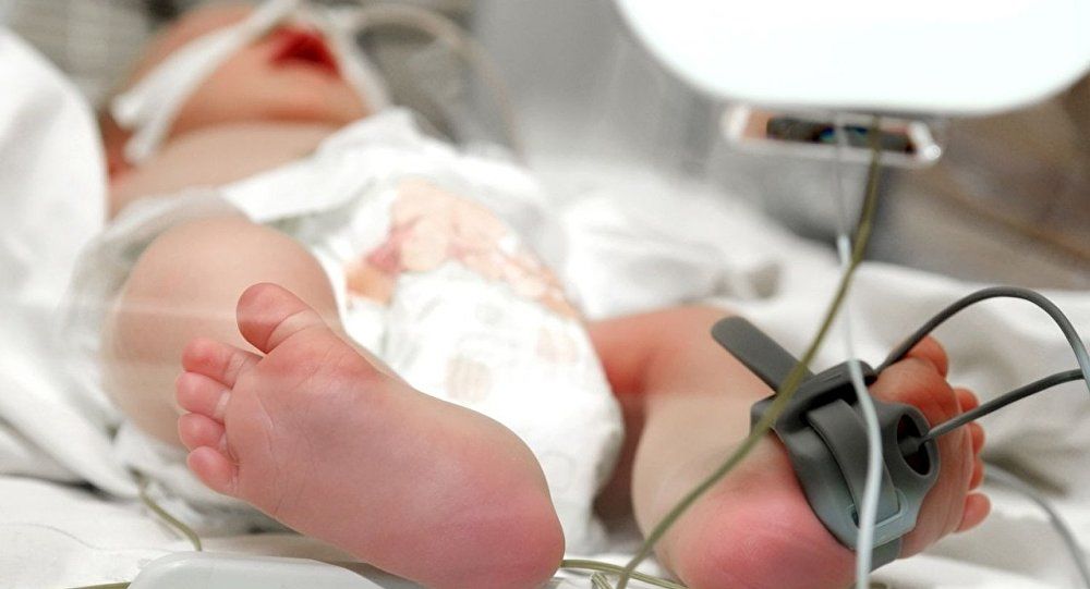 Bebelușul care s-a născut cu un viciu cardiac și organele poziționate invers a pierdut lupta cu viața.