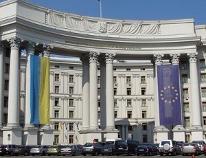 Перебийнис уверен, что после аннексии Крыма и Севастополя могут последовать и другие территории.