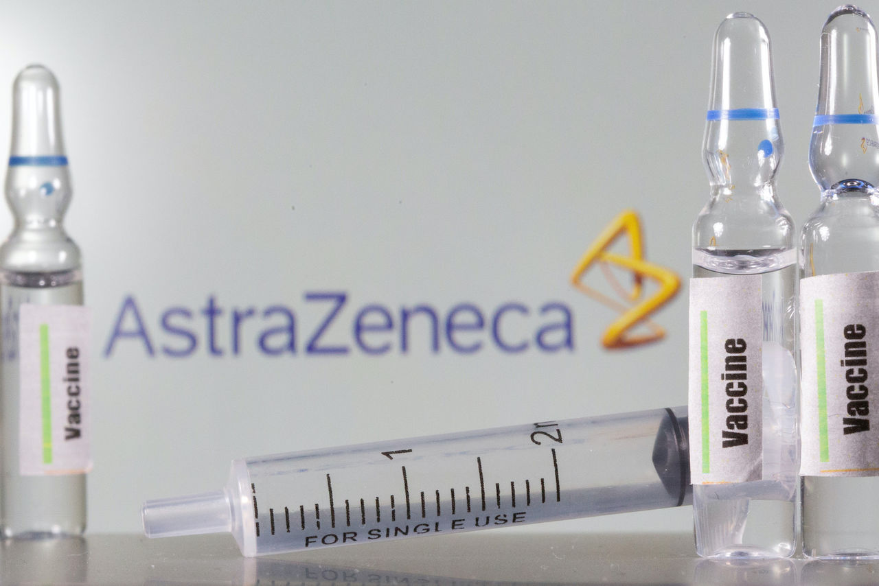 Испания запретила применение вакцины AstraZeneca для лиц старше 55 лет.