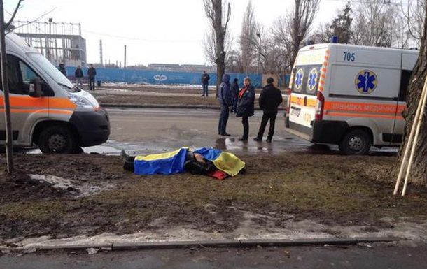 Несколько сотен человек вышли сегодня в Харькове на митинг в поддержку единства Украины.