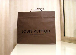 În Moldova se vor produce ambalaje pentru branduri cu renume precum „Dior”, „Louis Vuitton” și „Pomellato”.  Foto: monix-alle.blogspot.com