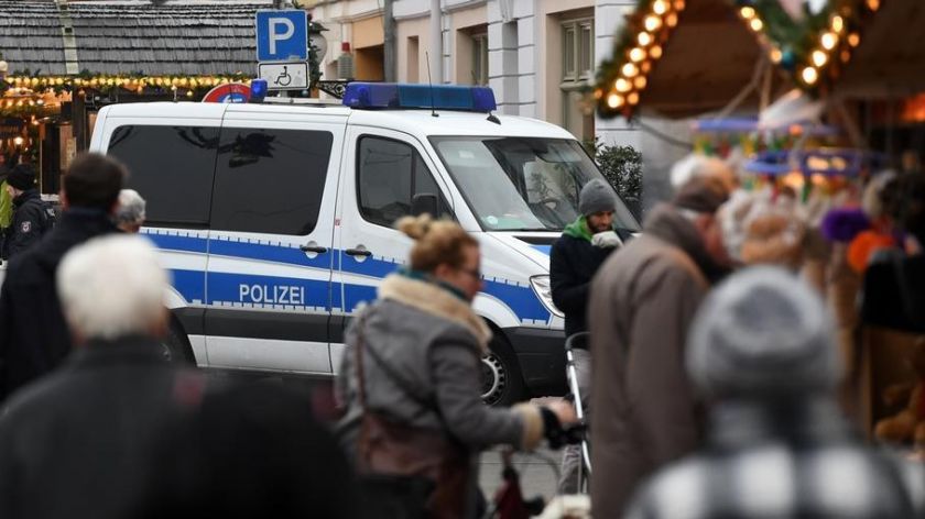 Berlin: Un pachet cu material explozibil, descoperit la un târg de Crăciun
