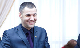 Octavian Ţâcu a fost numit ministru al Tineretului şi Sportului după ce fostul conducător, Ion Cebanu, şi-a prezentat demisia