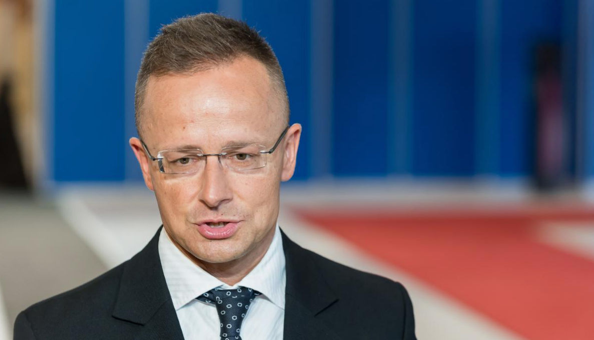 Сийярто: Украина "несколько напряженно" отказала в разговоре Орбана с Зеленским.