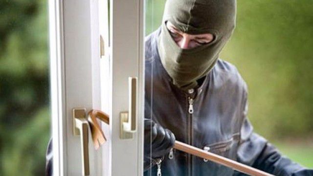 Poliţia atenţionează că în perioada concediilor creşte numărul furturilor. Foto: antena2.ro