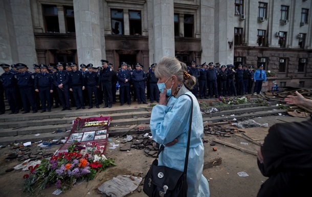 Одесса скорбит по погибшим в Доме профсоюзов.