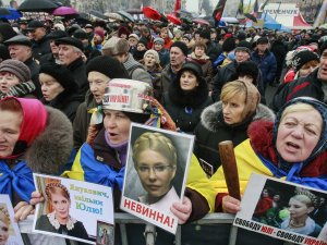 В центре Киева на Майдане Независимости, в воскресенье, 16 февраля, лидеры оппозиции собирают очередное Народное вече.