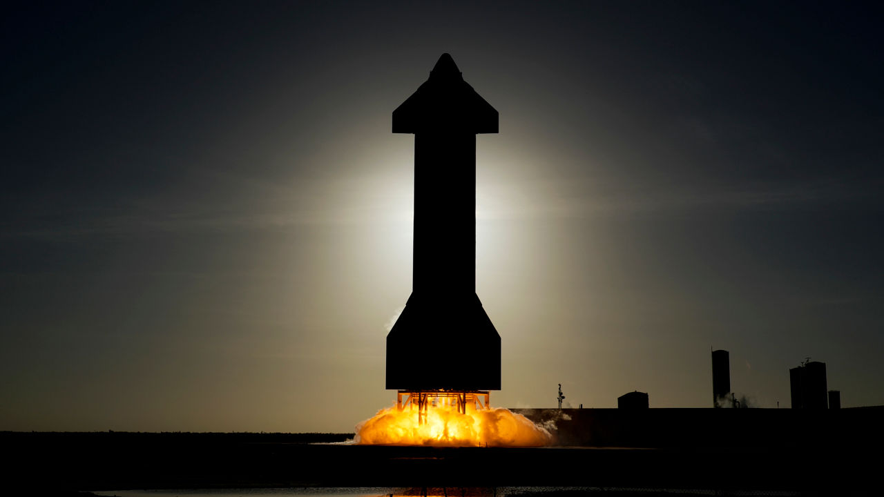 SpaceX провела испытания двигателей нового прототипа космического корабля Starship.