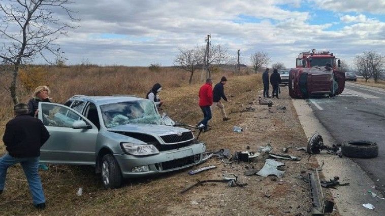 В результате серьёзной аварии под Киулянами пострадали ребёнок и женщина.