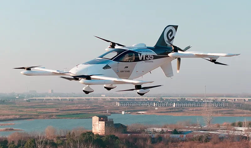 Китайская «летающая маршрутка» EHang VT-35 впервые полетала на публике.