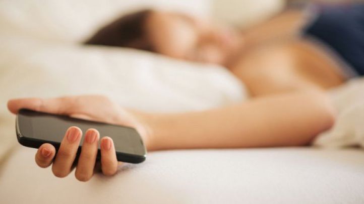Smartphone-ul si tableta iti perturba somnul.