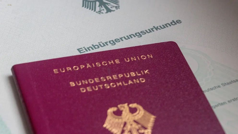 Funcționarii din Germania, suprasolicitați de creșterea cererilor pentru cetățenie.
