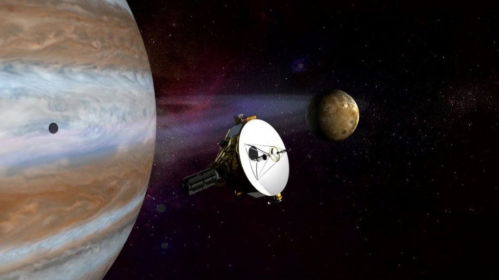 Гитарист музыкального коллектива Queen Брайан Мэй написал песню New Horizons. 