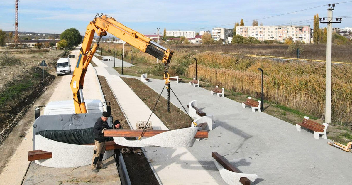 Zona râului Ișnovăț se transformă într-un spațiu modern de recreere.