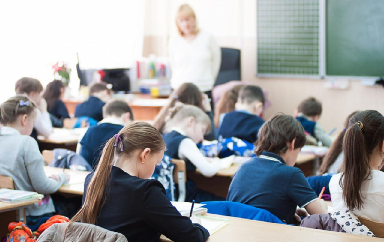 Ministerul Educației: Mai avem nevoi de profesori, dar situația este mai bună decât în anii precedenți.