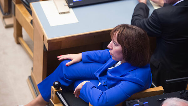 Эстонский министр выступила против отказа от русского языка в школах.