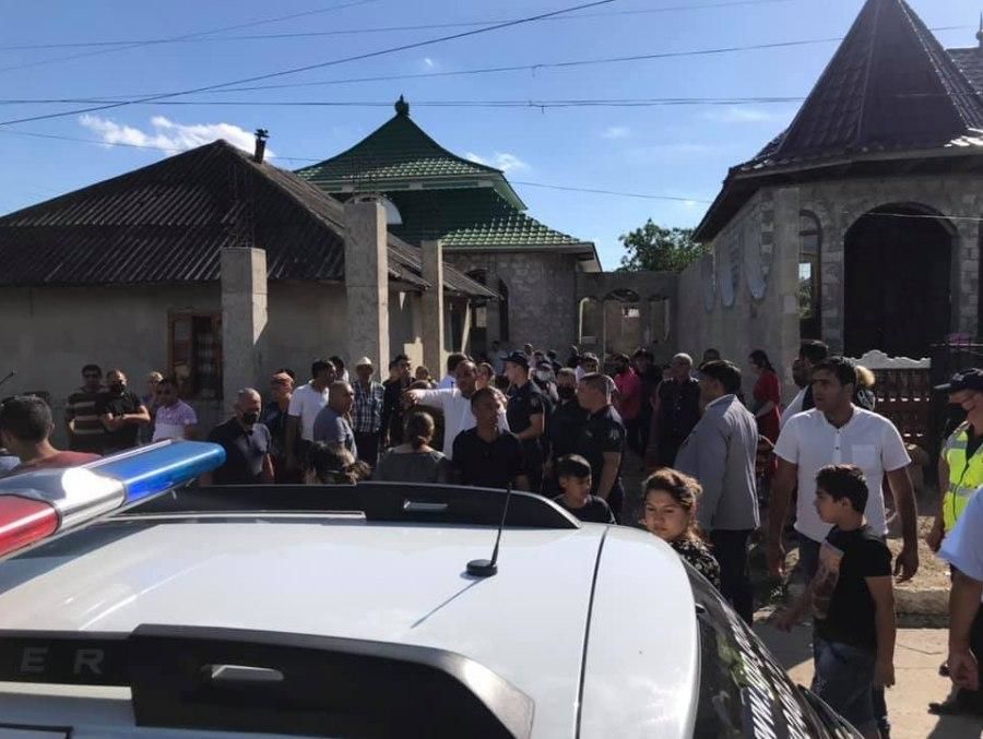В Единцах не утихает конфликт между двумя семьями ромов.