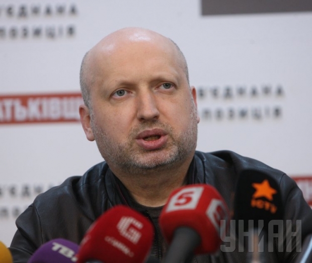Турчинов взял на себя обязанности Верховного главнокомандующего ВСУ.