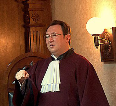 De asemenea, a fost extins de la unul pînă la doi ani termenul de prescripție pentru tragerea la răspundere disciplinară a judecătorilor