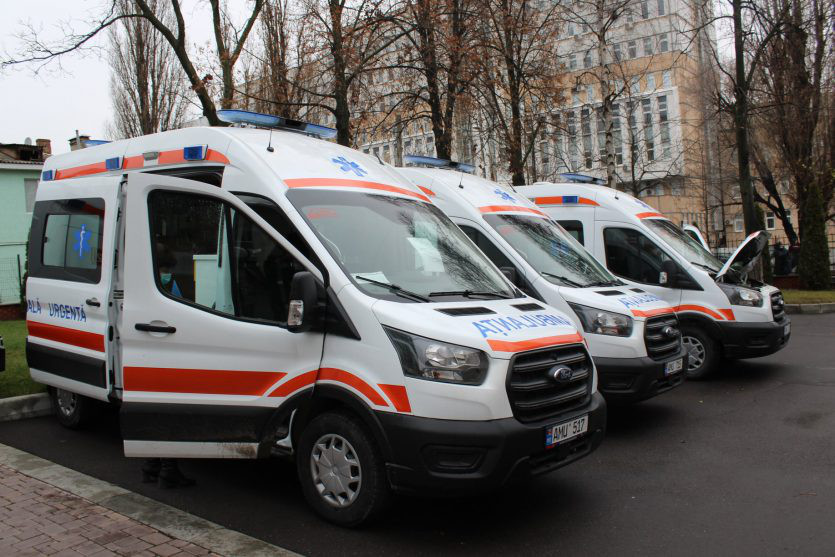 Почти 14 тысяч человек обратились в “скорую” на прошлой неделе.
