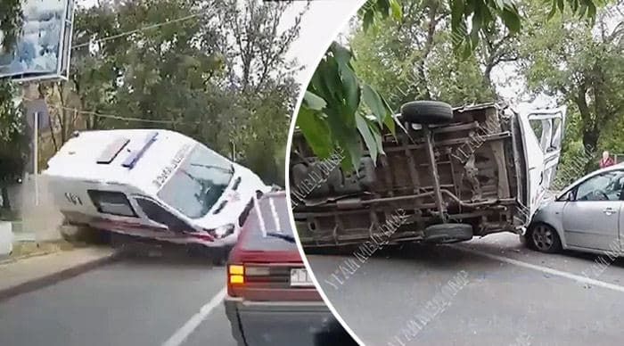 Подробности ДТП с участием машины скорой помощи: повреждены 4 авто.