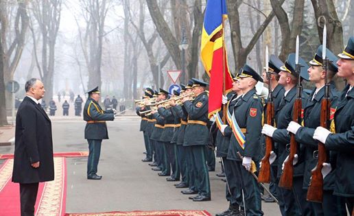 Igor Dodon a adresat bărbaților un mesaj de felicitare cu ocazia zilei de 23 februarie. 