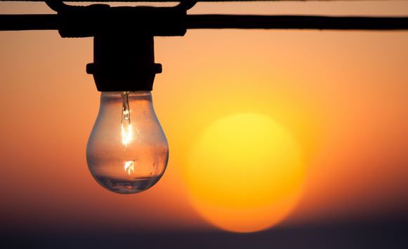 La 3 septembrie curent, ANRE a luat decizia de a suspenda pentru 60 de zile majorarea tarifelor la energia electrică, decizie luată în ajunul protestelor ample din 6 septembrie curent.