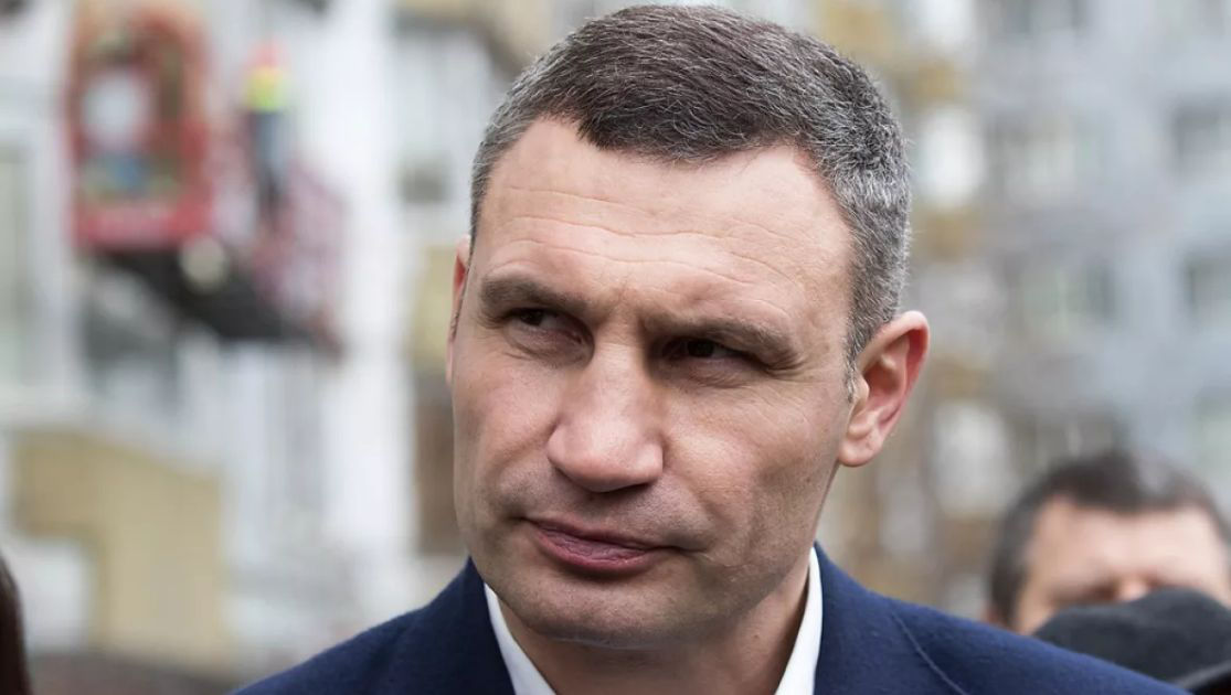 Кличко: В Киеве по-прежнему опасно, возвращаться рано.