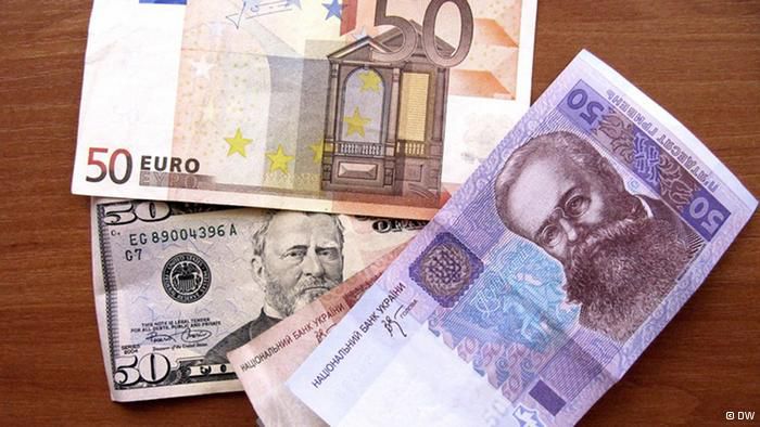 «Курс гривны 21,7 грн за доллар и прогноз инфляции в 26% — это оптимистический прогноз развития», — заявил Яценюк.