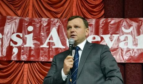 Андрей Нэстасе направил сообщение главе правительства и председателю парламента.