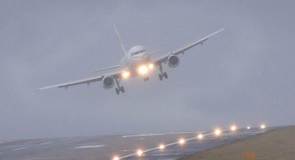 Incidentul s-a produs când aeronava se afla la aproximativ 5 km altitudine.