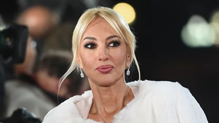 Кудрявцева также рассказала, что сдала тест на коронавирус и ждет результат анализа.