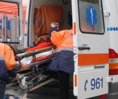 Familie de moldoveni răsturnată cu mașina lângă vama Albița