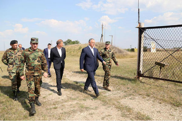 Dodon la baza de aviație din Mărculești: Armata trebuie reformată