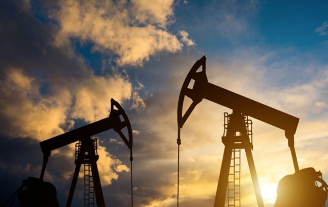  Цены на нефть впервые с июня упали ниже 70 долларов за баррель.