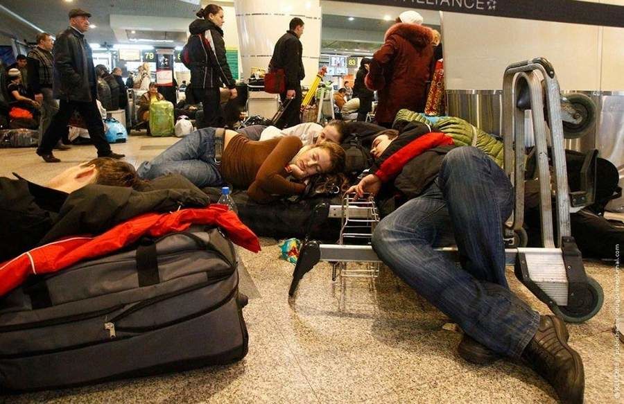 У самолета, который должен был отправиться вчера из Парижа было техническое повреждение. Фото: livejournal.com