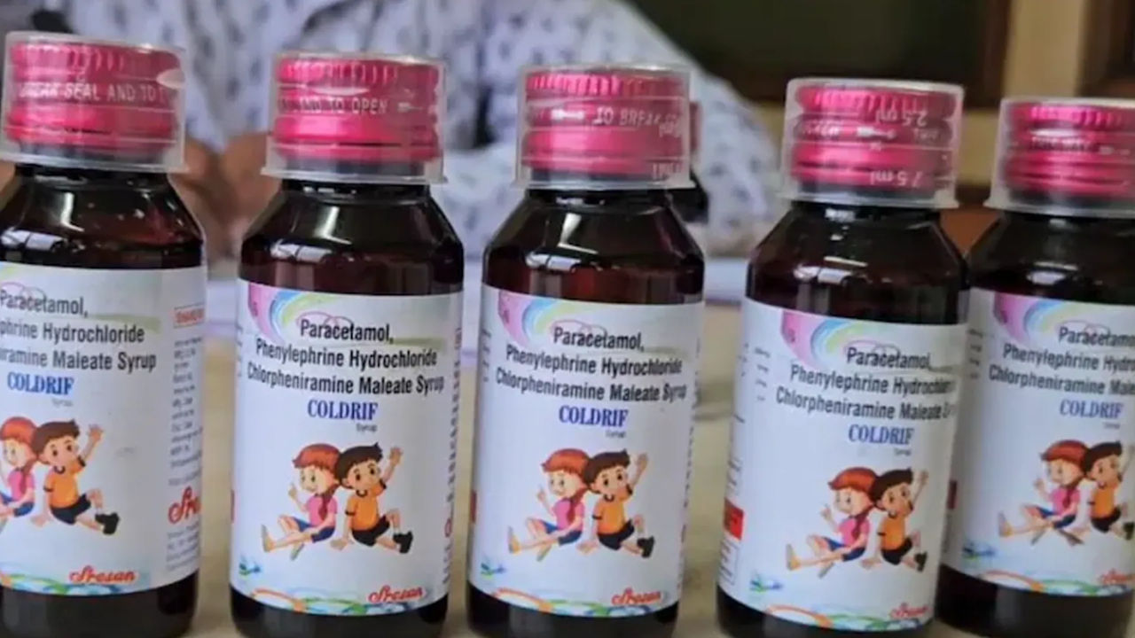 Peste 10 copii au murit în India după ce au băut sirop de tuse.