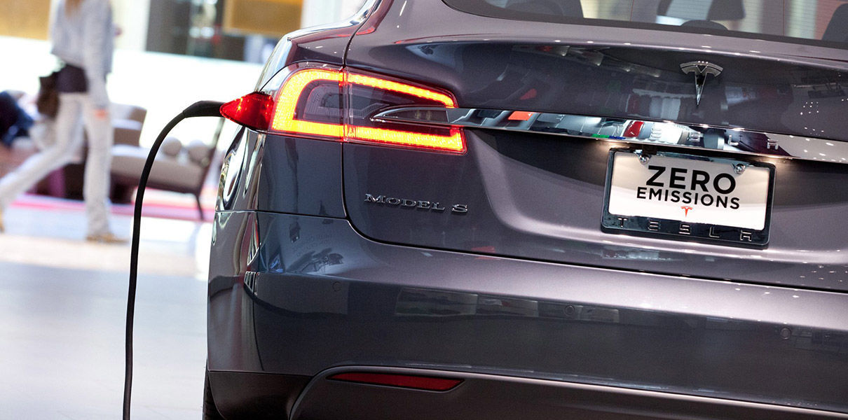 Tesla запатентовала технологию портативной замены батарей электрокаров.