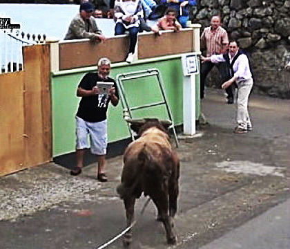 Starea barbatului ranit nu este cunoscuta.