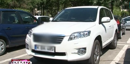 Artistul şi-a făcut cadou extrem de scump: o maşină luxoasă.