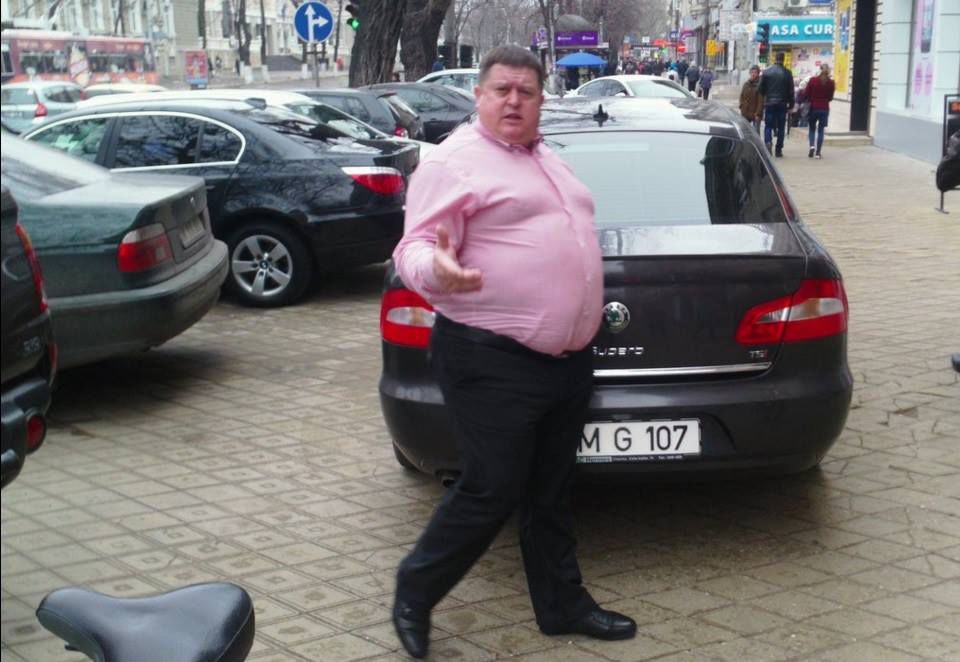 По некоторым данным, автомобиль принадлежит генеральному директору агентства «Moldsilva» Иону Чебану.