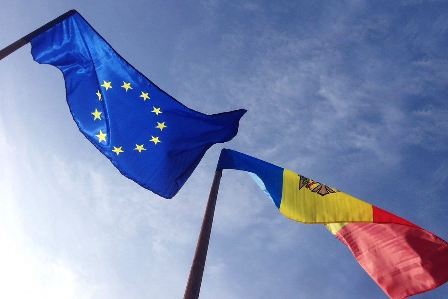 СМИ: ЕК будет рекомендовать статус кандидата для Украины и РМ, но с условиями.